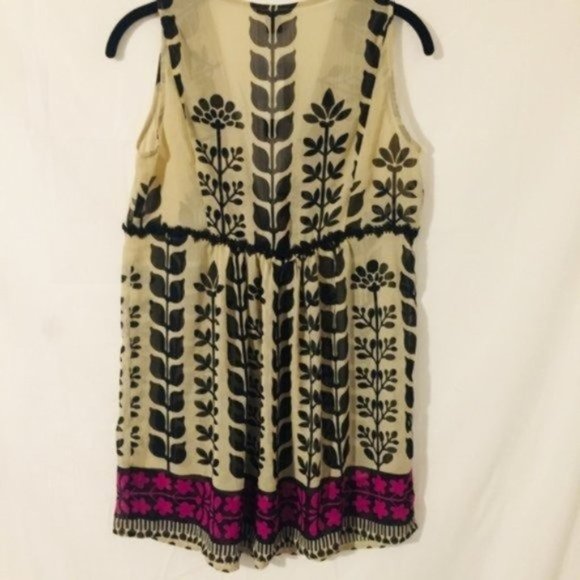 Coco & Chase | Tunic | Sleeveless Tunic - Picture 2 of 8